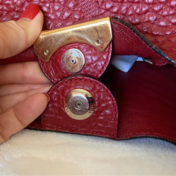 Burberry Embossed Check Leather Canterbury bag - Picture 7 of 16